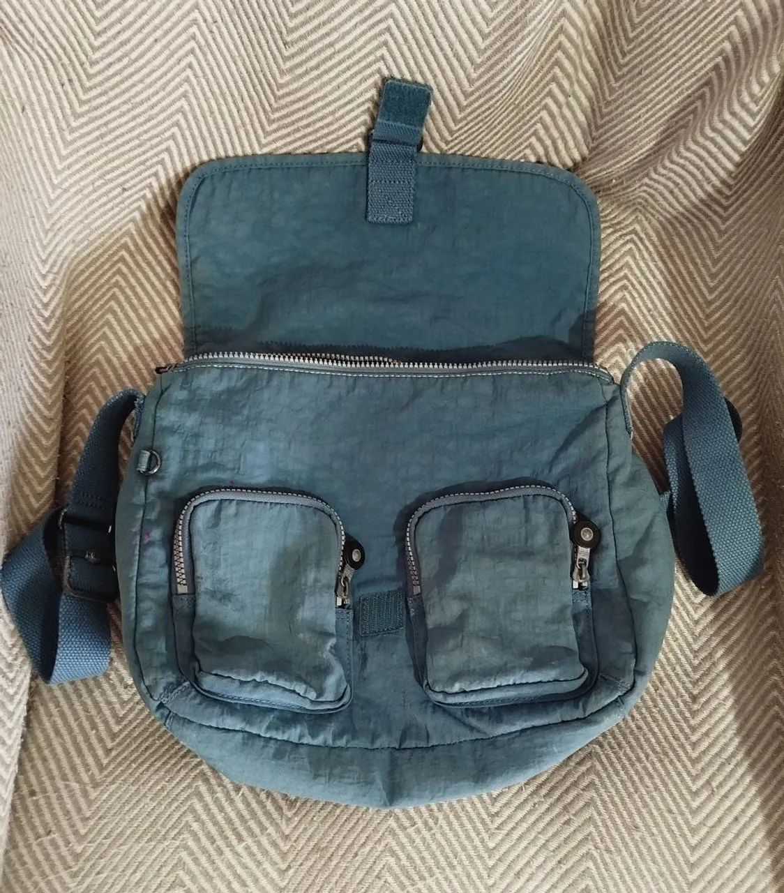 Bolsa carteiro Kipling azul  - Foto 2