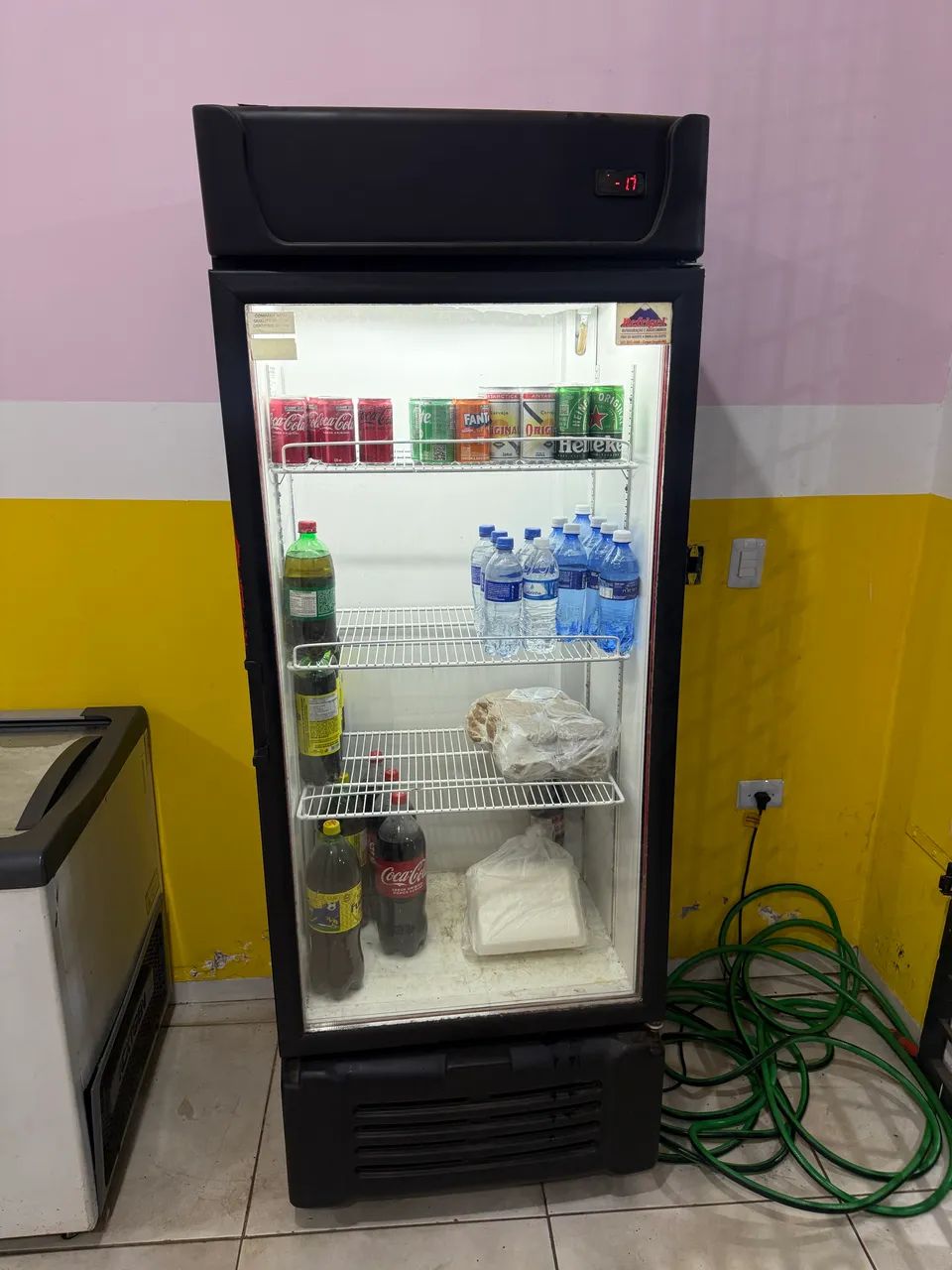 Expositor de Refrigerante Refrigel