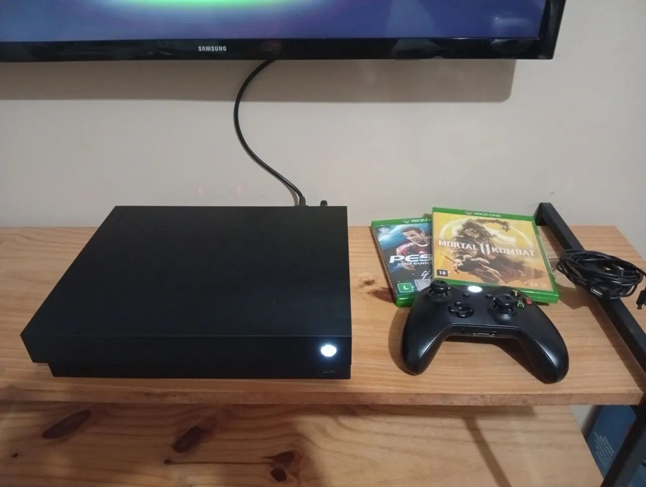 Xbox One X - 1TB - Foto 3