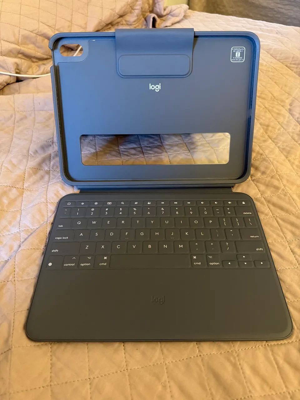 Capa com Teclado Logitech Rugged Folio para iPad (10ª geração e A16)