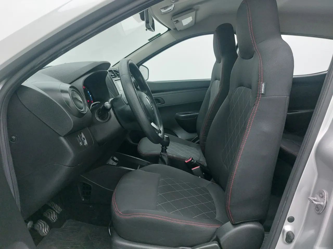 Renault Kwid 1.0 Zen, foto 16 de 18