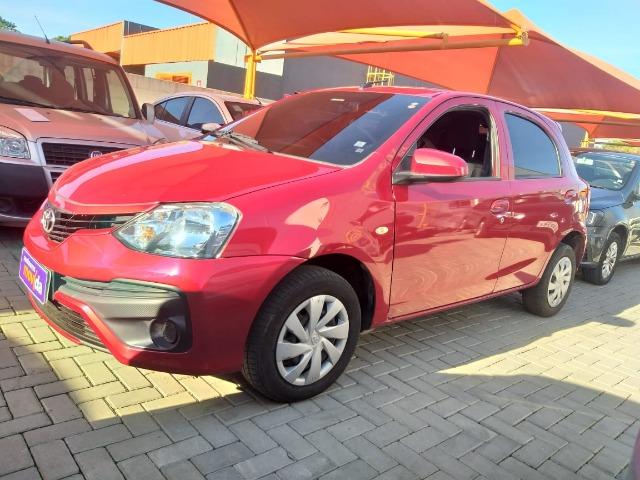 Toyota Etios mec 1.3 2018 completo ipva 19 grátis - Foto 2