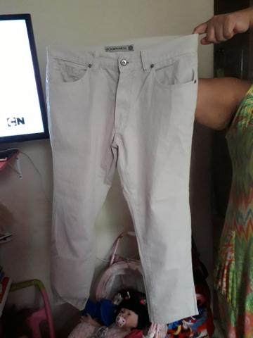 Calça de sarja nova