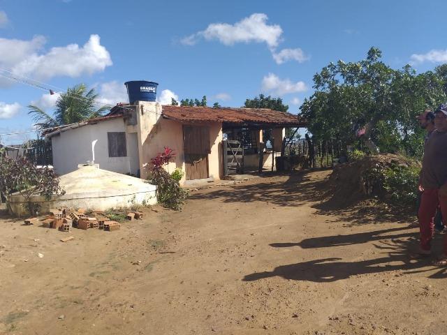 Propriedade de 8 hectares-toda cercada-com 2 casas, a 5 km de Apoti-PE