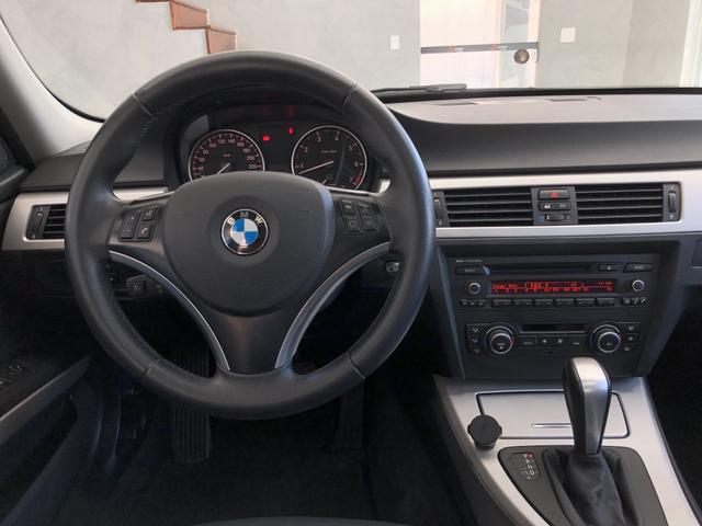 BMW 320i 2011 Top + All black , sem detalhes - Foto 14