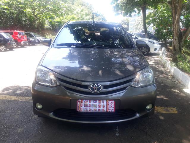 Toyota etius novo com gás. 2017 43.000,00 - Foto 8