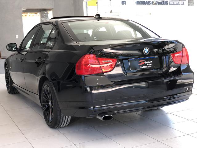 BMW 320i 2011 Top + All black , sem detalhes - Foto 4