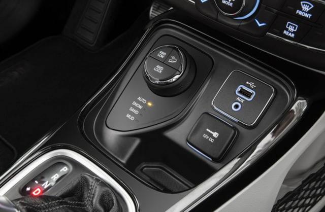 Jeep compass único dono km baixa garantia de fábrica - Foto 7