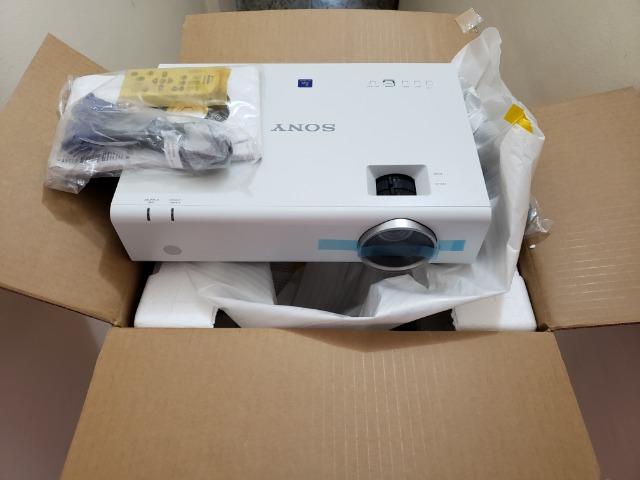 Projetor na Caixa Sony VPL-EX246 - 3LCD / 3200 Lumens / XGA (1024 x 768)