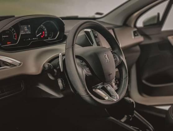 208 2017/2017 1.6 GRIFFE 16V FLEX 4P AUTOMÁTICO - Foto 11