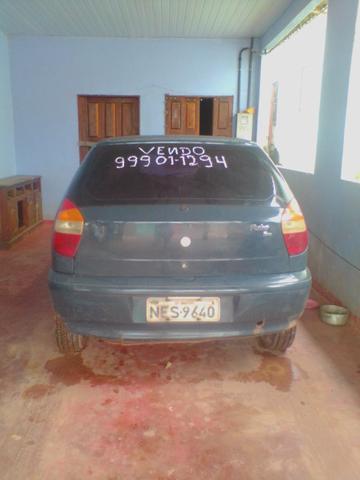 Vendo um Palio ano 2003 quitado preço vá negocia
