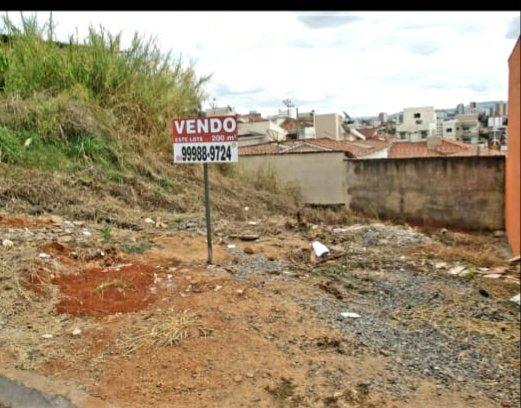 Lote em patos de Minas MG .fone