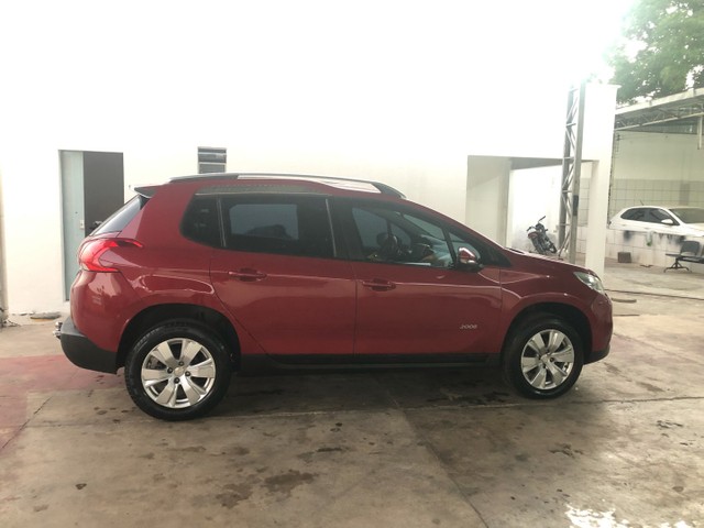 PEUGEOT 2008 2017