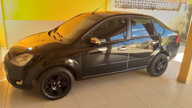 FIESTA SEDAN