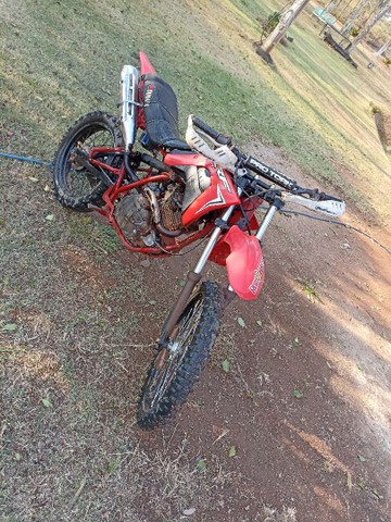 MOTO DE TRILHA