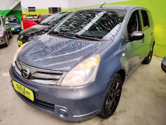 NISSAN LIVINA 1.8S AUT COMPLETA ANO 2013