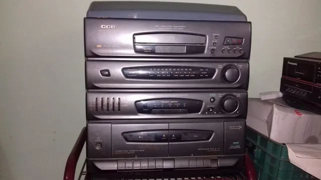 Som  CCE com toca discos , não tem caixa de som