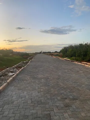 Ponte Pedras - Muro de pedra rachão chegando na parte do