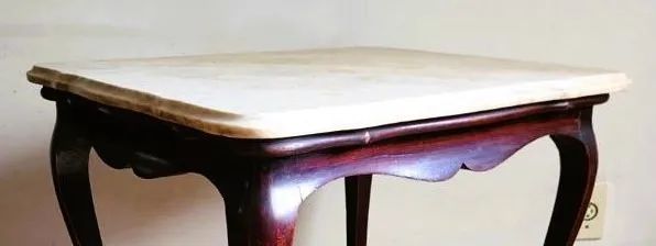 Mesa Apoio Estilo chipandelle confeccionado em madeira nobre Tampo Mármore chanfrado *  - Foto 2