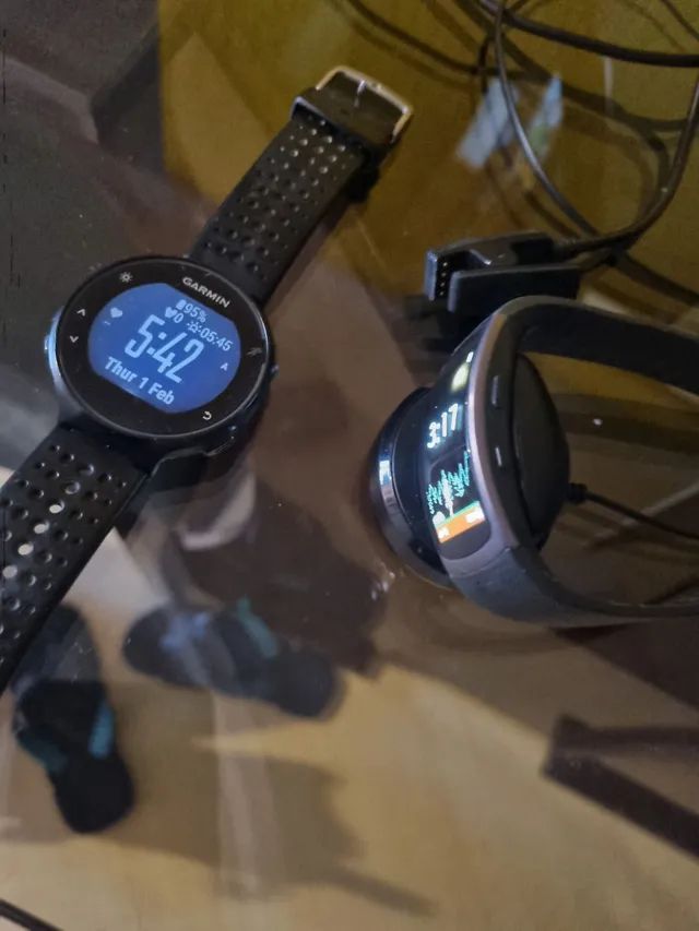 Garmin Forerunner 235 Samsung Gear Fit 2 Smartwatches Mooca