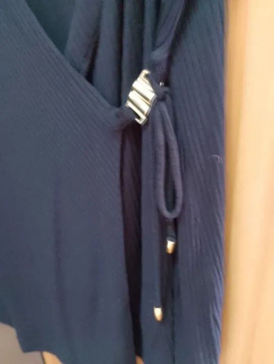 BLUSA PRETA - TamanhoG DE EXCELENTE QUALIDADE E ESTADO  - Foto 3
