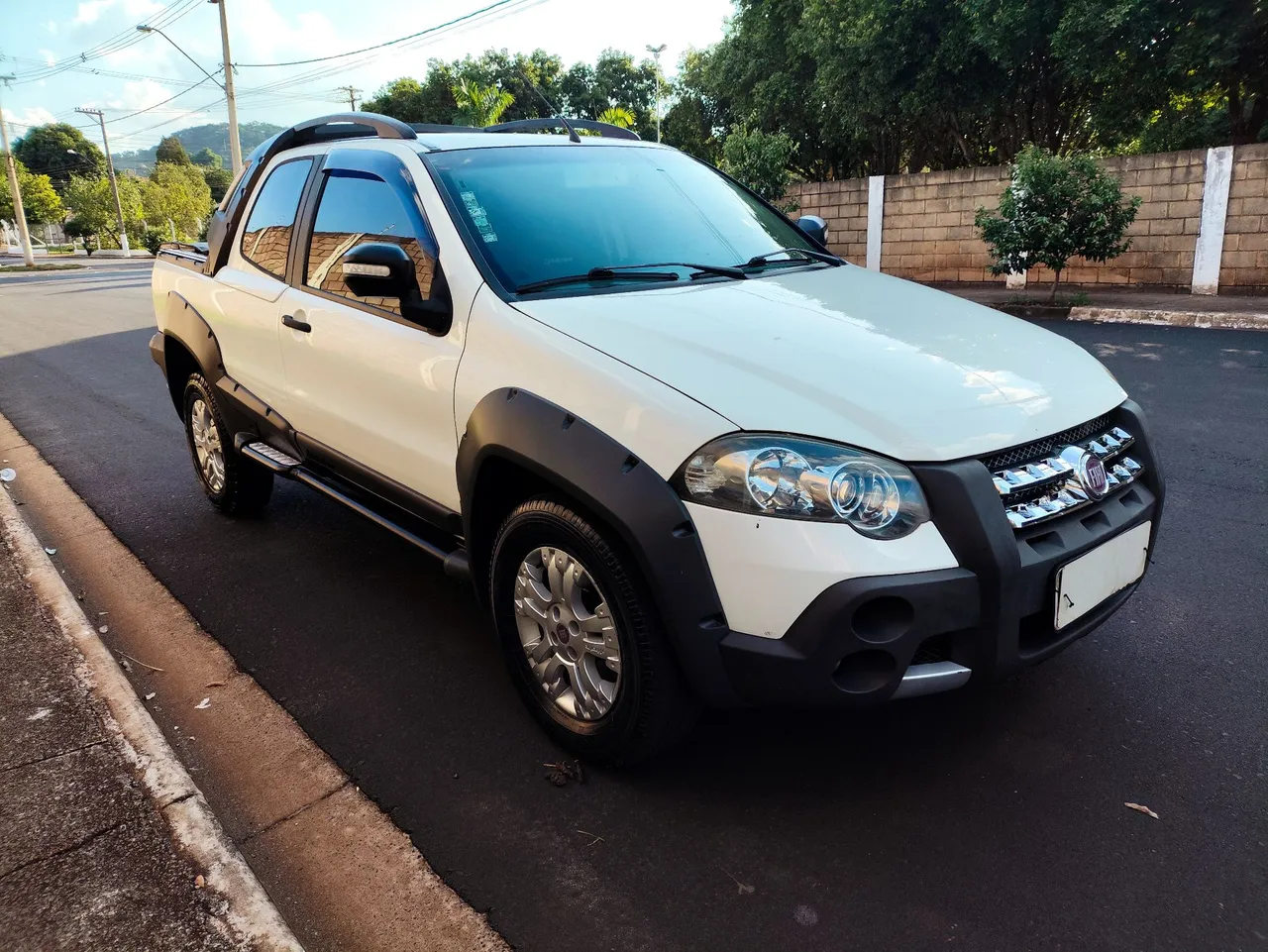 FIAT STRADA 2012 Usados e Novos