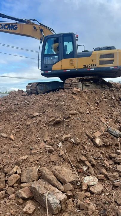 Aluguel de escavadeira diária e mensal  - Foto 2