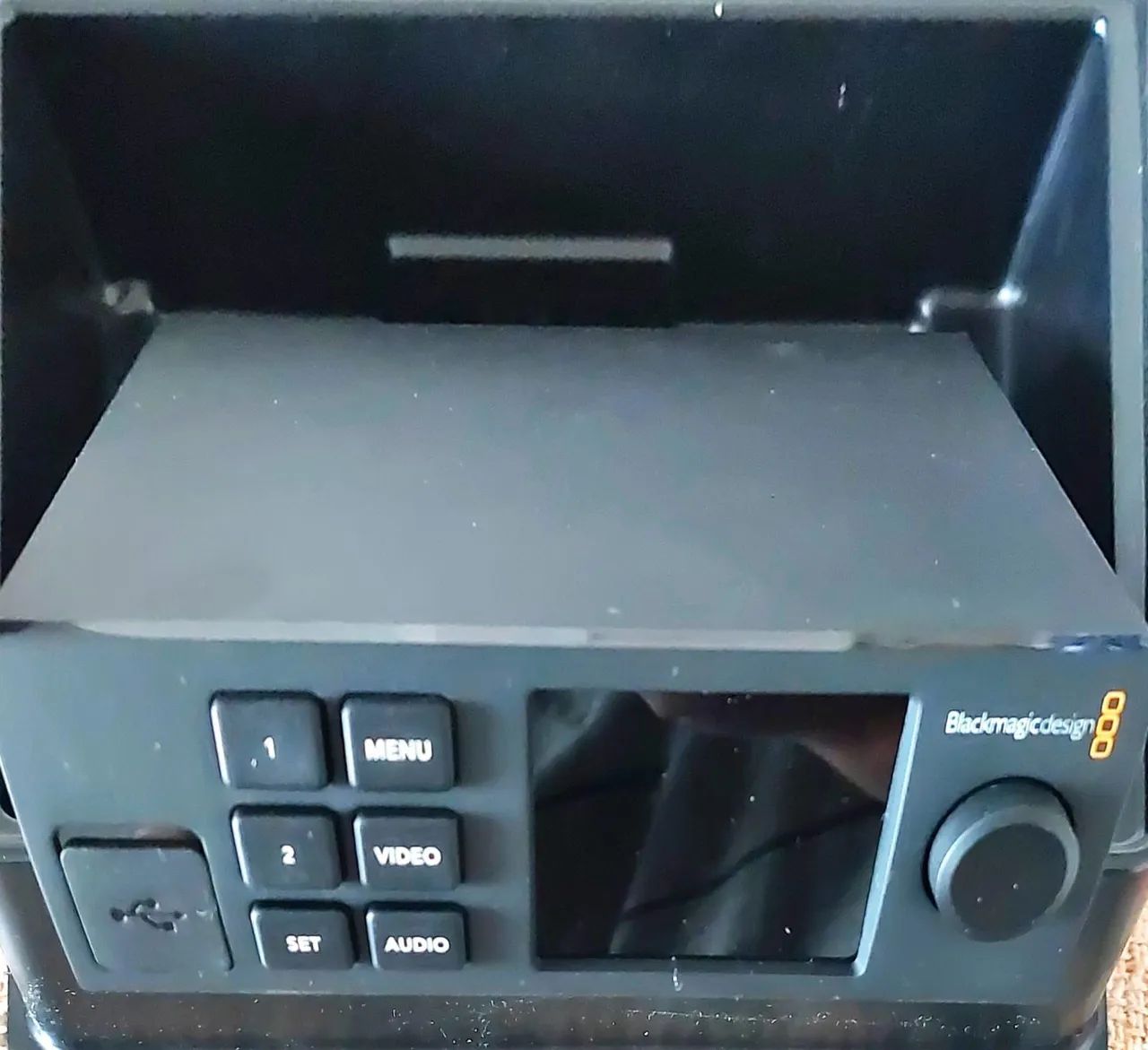 Switcher Blackmagic profissional web presenter sdi e hdmi para streaming + monitor