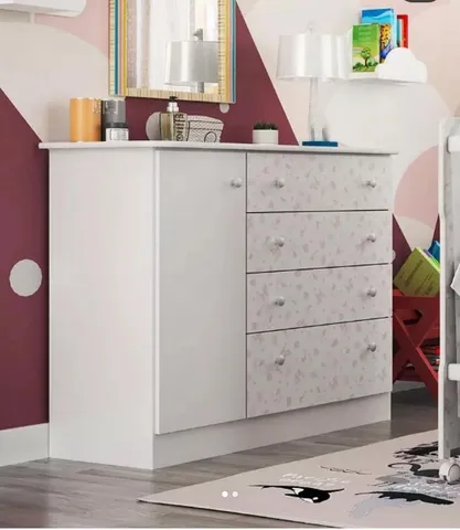 CÔMODA INFANTIL NOVA