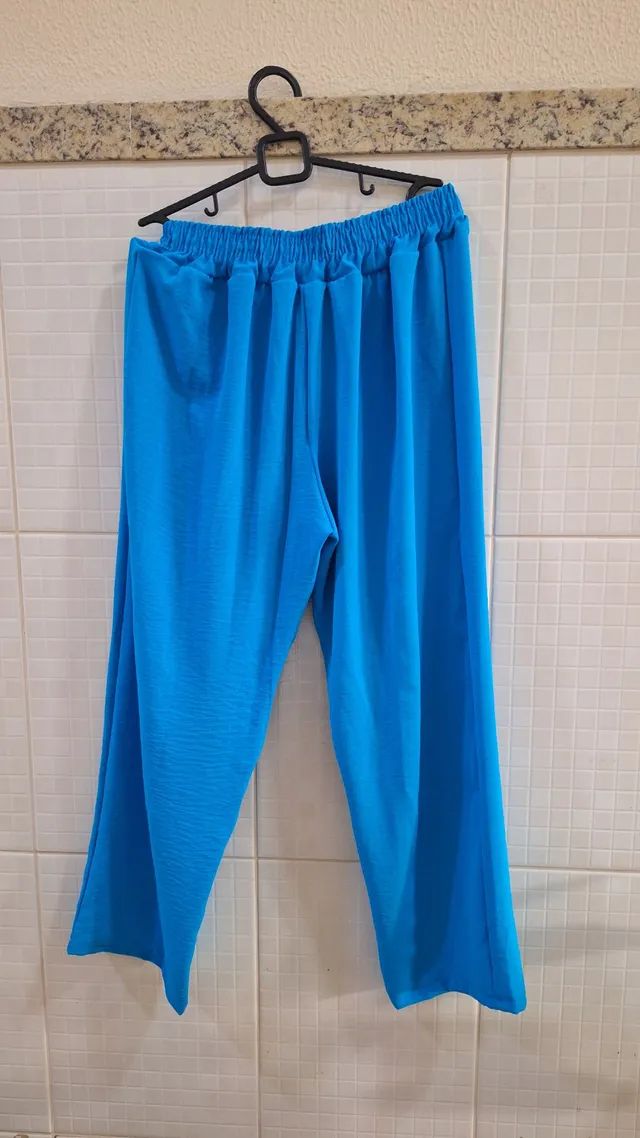 Calça pantalona azul em crepe  - Foto 4