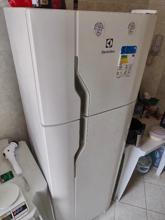 Geladeira Electrolux Duplex - 260L - Consumo A - 220v - Excelente estado