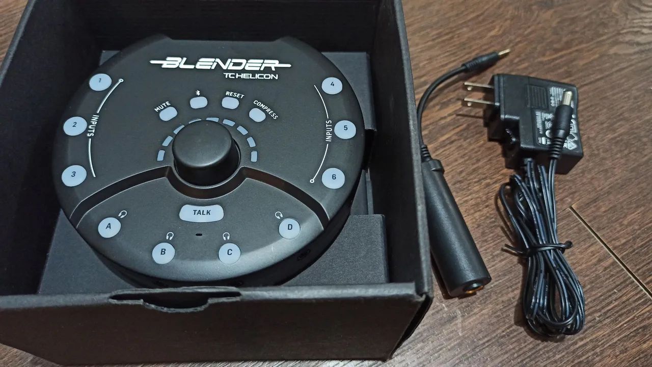TC Helicon Blender Mixer e interface de áudio  - Foto 3