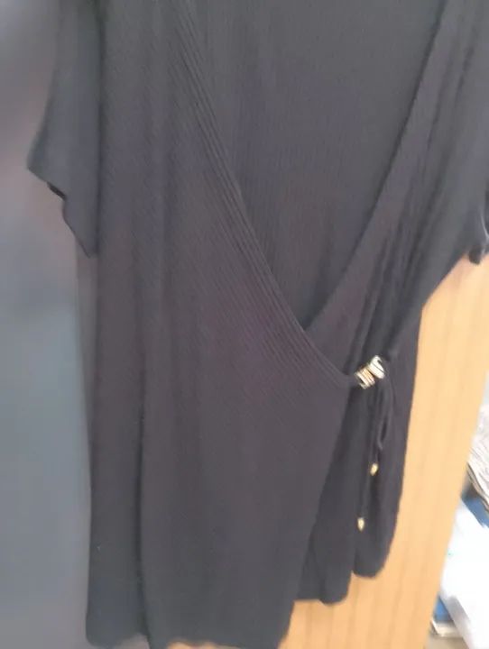 BLUSA PRETA - TamanhoG DE EXCELENTE QUALIDADE E ESTADO  - Foto 4