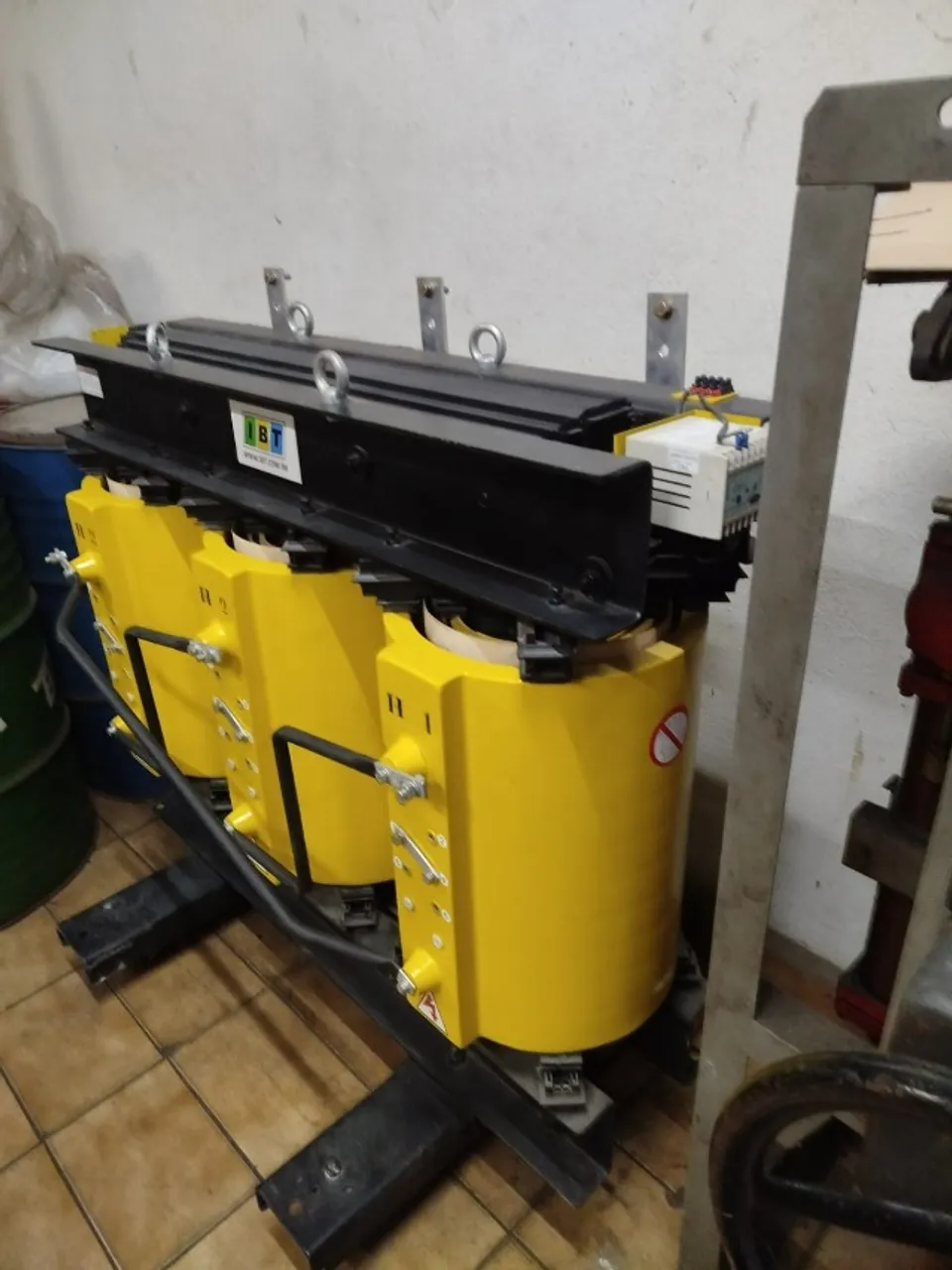 TRANSFORMADOR SECO TRIFÁSICO POTENCIA 225KVA 13.200/220V