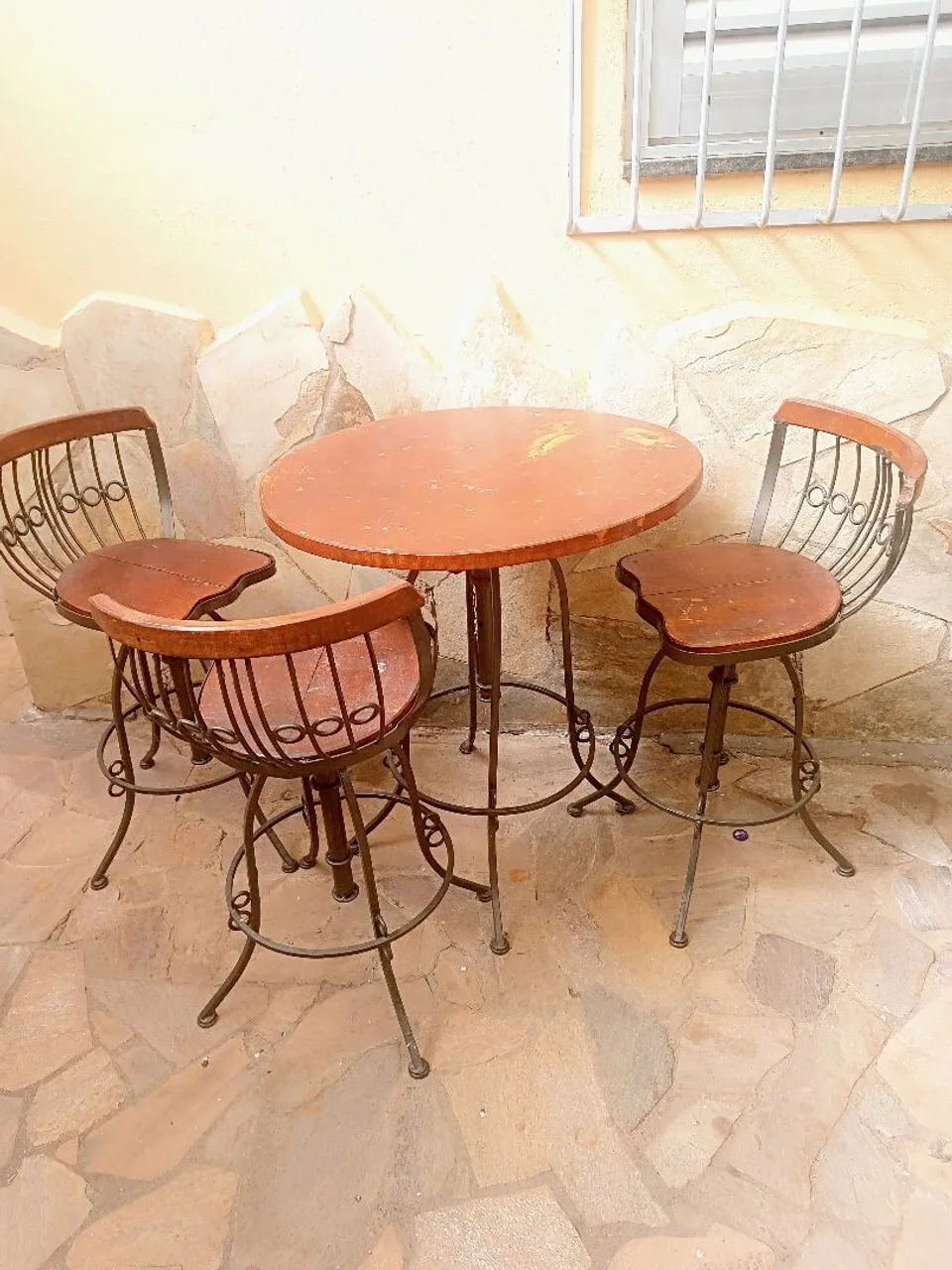 Conjunto Bistrô de mesa com 3 cadeiras rústico