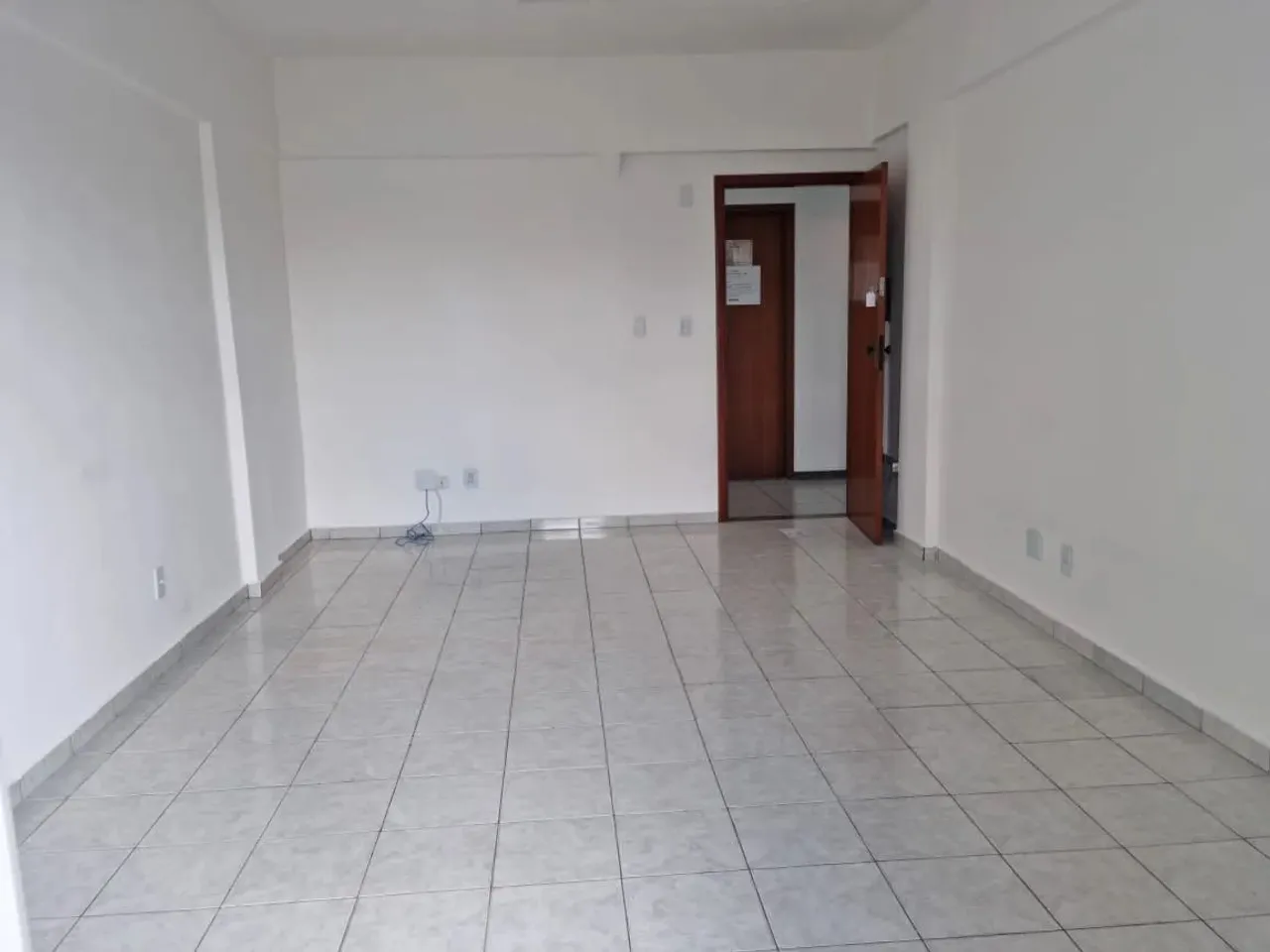 Sala para aluguel tem 30 metros quadrados em Alípio de Melo - Belo Horizonte - MG