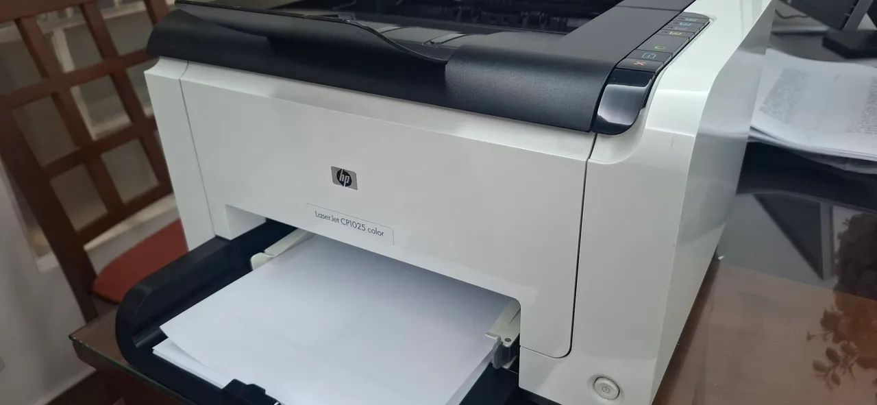 Impressora HP LaserJet CP1025 Color usada - Foto 2