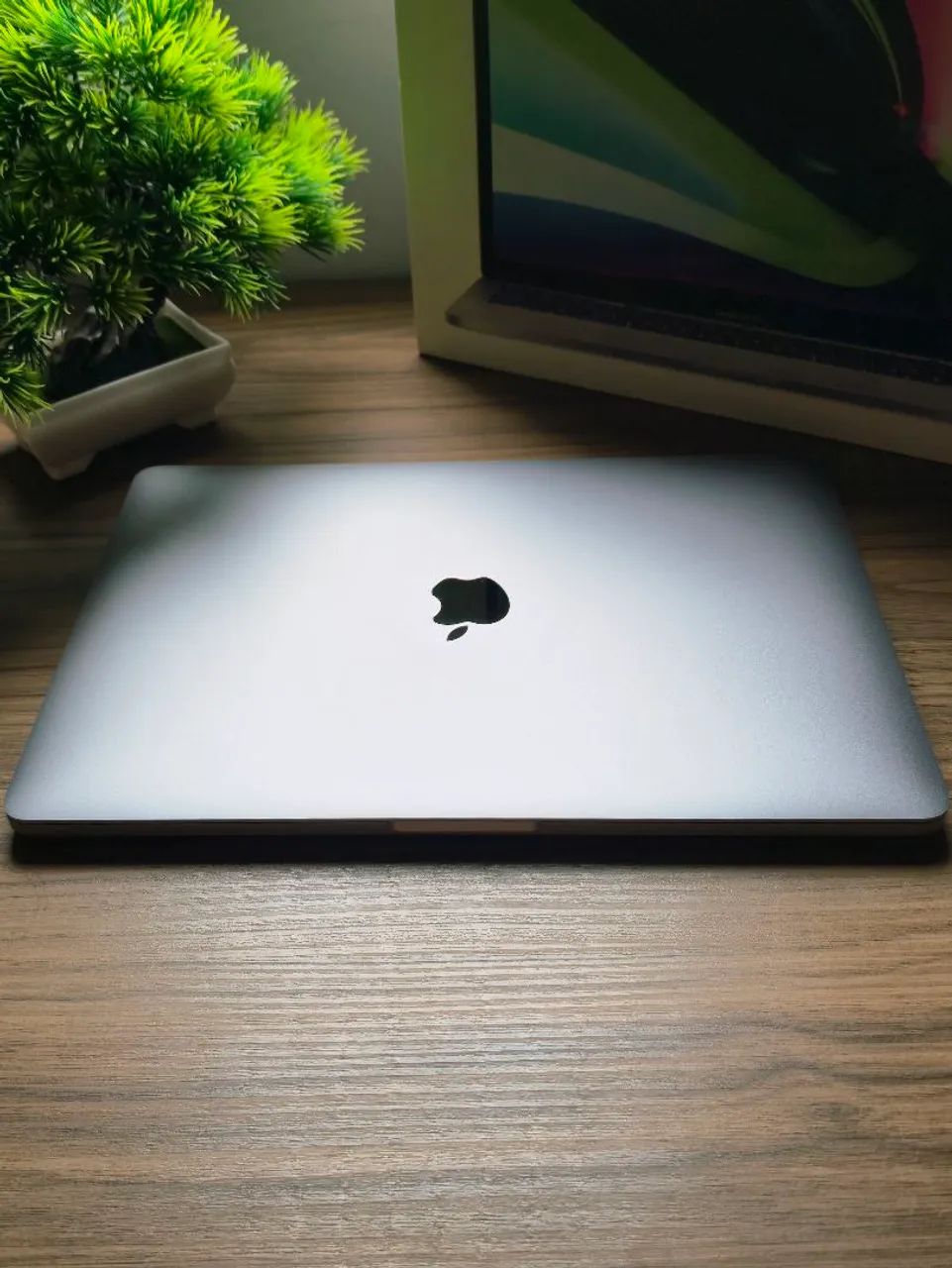Macbook Pro M2 8GB/256GB
