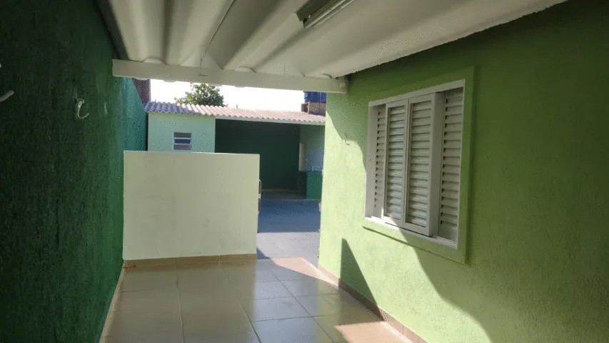 Casa com 3 quartos a 2 quadras do Mercado Pag Poko