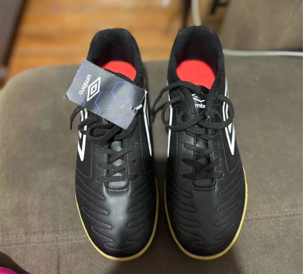 Vendo chuteira de futebol de salão Umbro