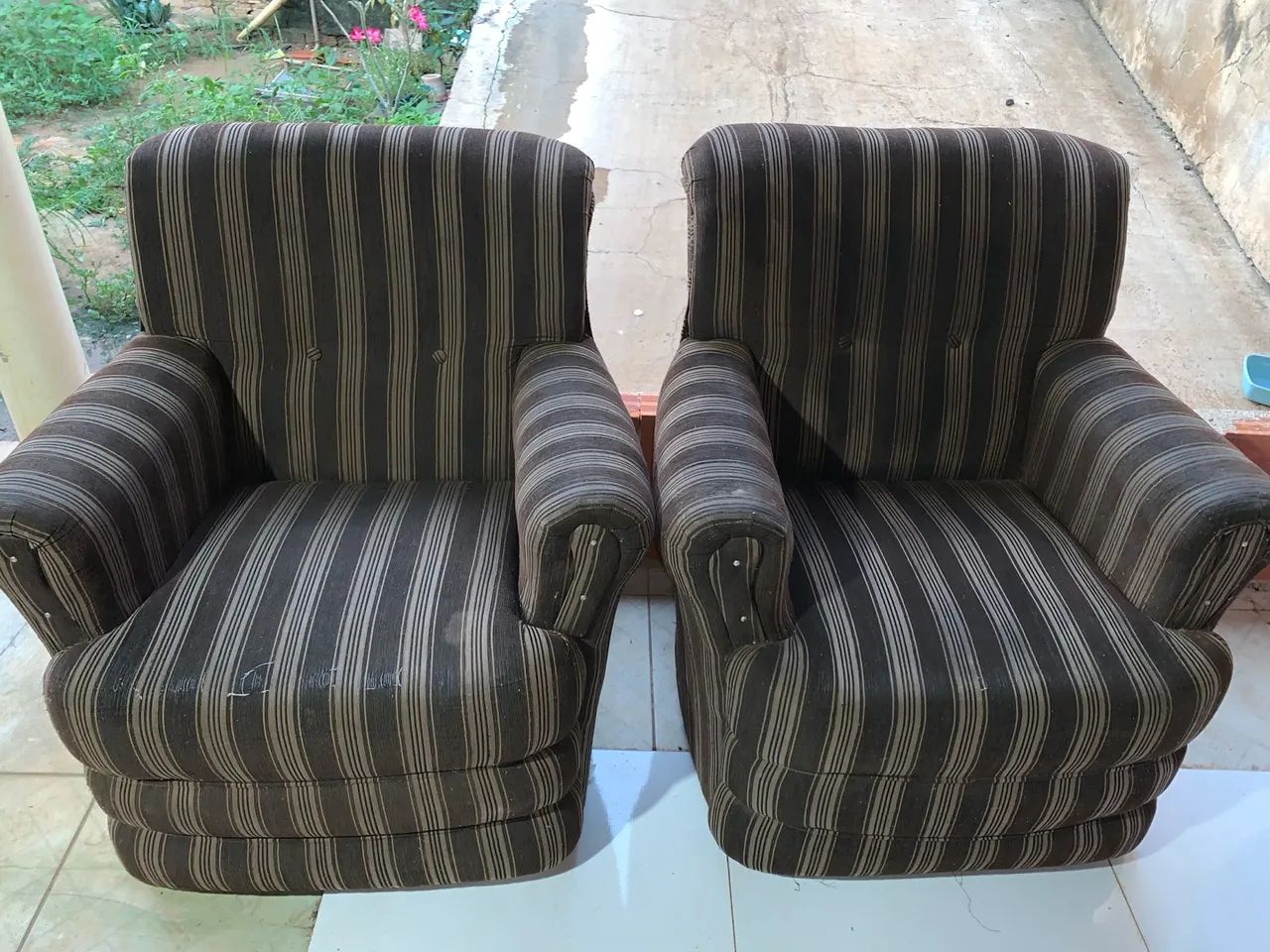 Par de Poltronas Estofadas - Foto 2