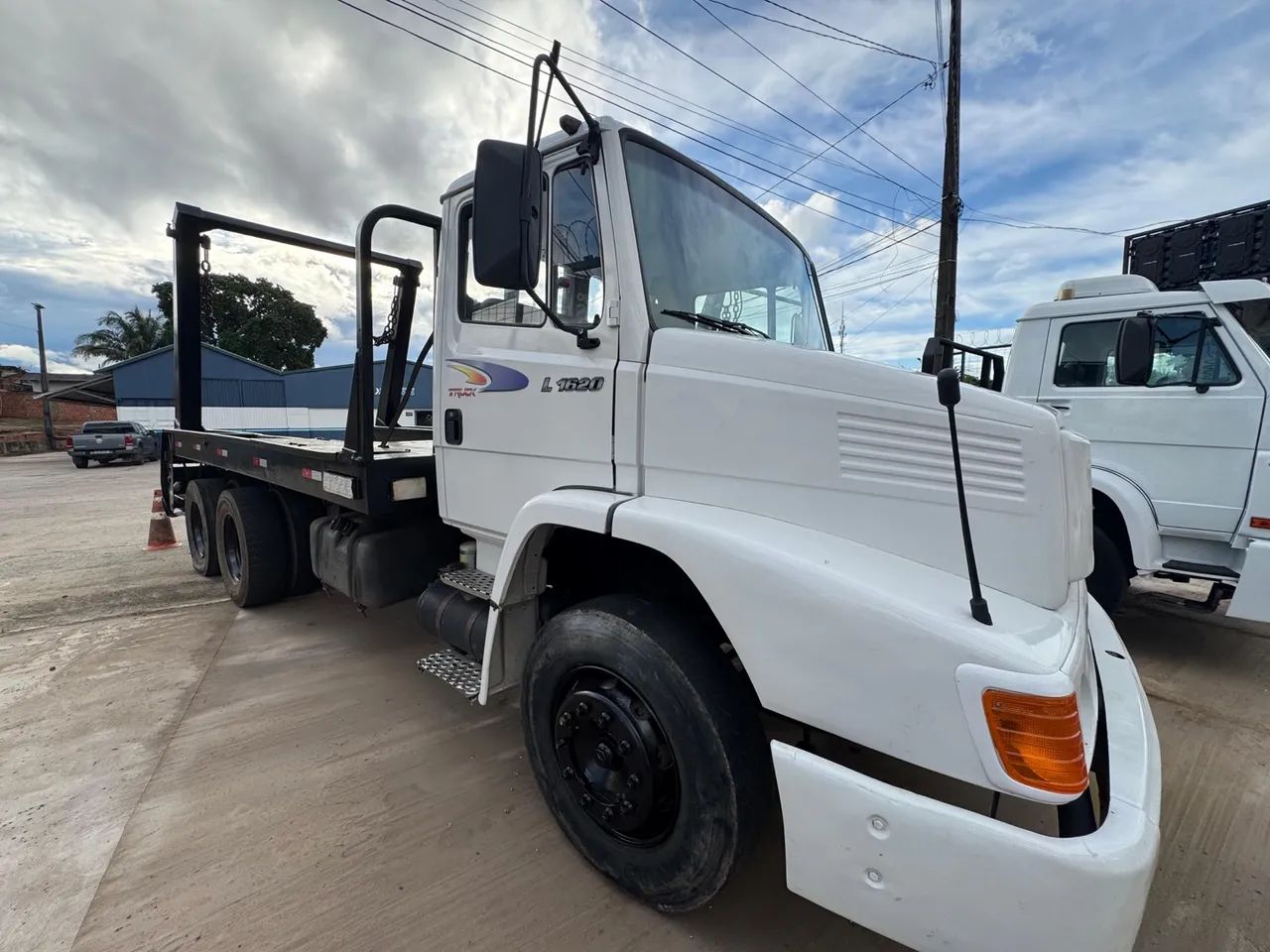 Caminhão Mercedes Benz 1620 - 2006 - Foto 5