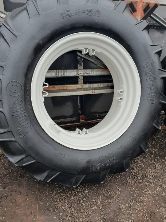 roda traseira para trator com pneu 18.4.30 - Foto 5