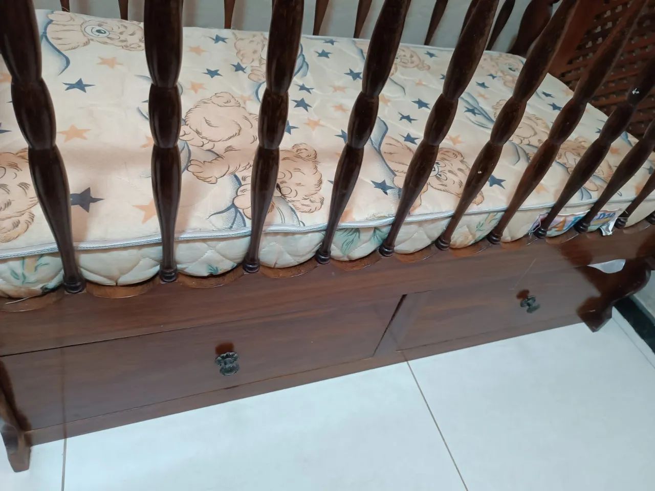 Berço de madeira estilo clássico - Foto 3