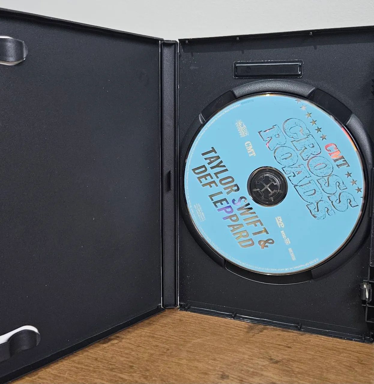 DVD Crossroads: Taylor Swift & Deff Leppard - Foto 2