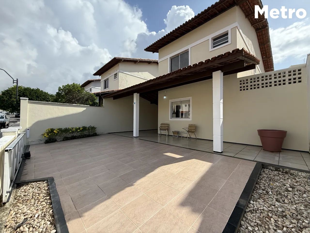 Casa Duplax em Condominio no Turu, 5 suítes, garagem para 5 carros, Valor: R$ 1.850.000,00