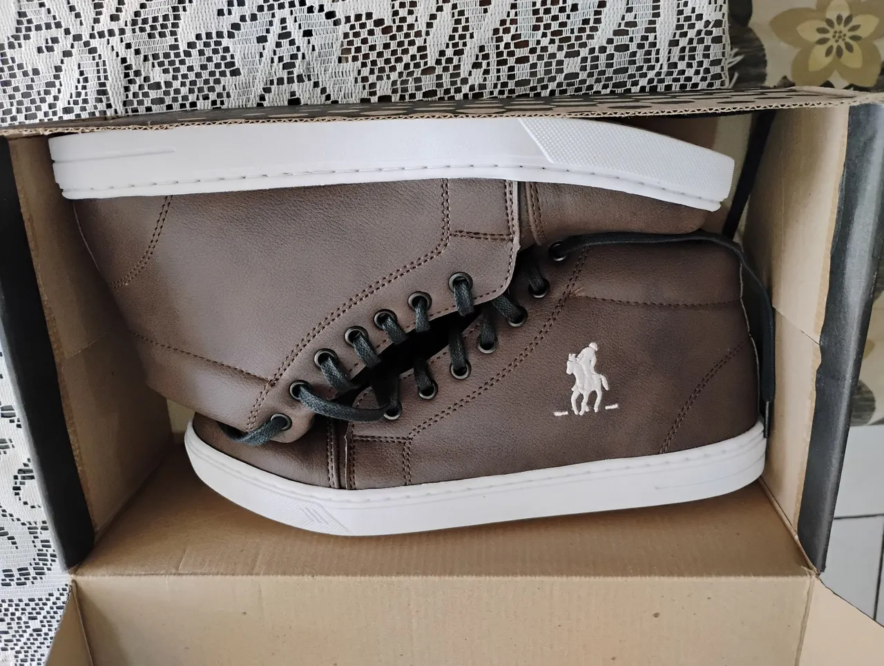 Vendo botinha nova n 39, *