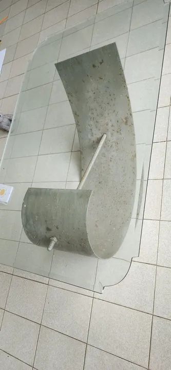 Mesa de Centro em Metal com Tampo de Vidro - Foto 3