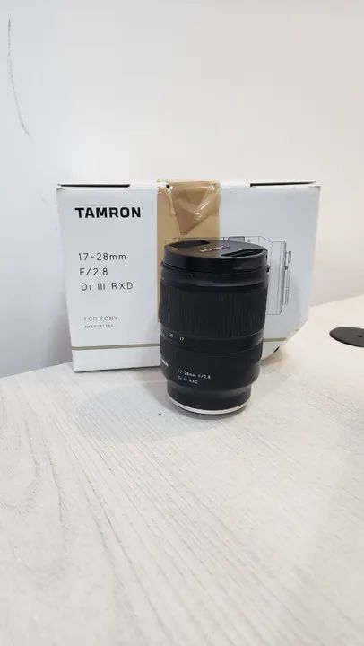 Lente Tamron 17-28mm f / 2.8 para Sony full frame