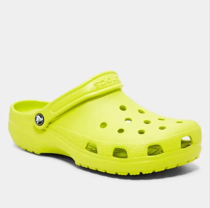 Desapego Crocs Clássico Neon - Conforto e Estilo Vibrante